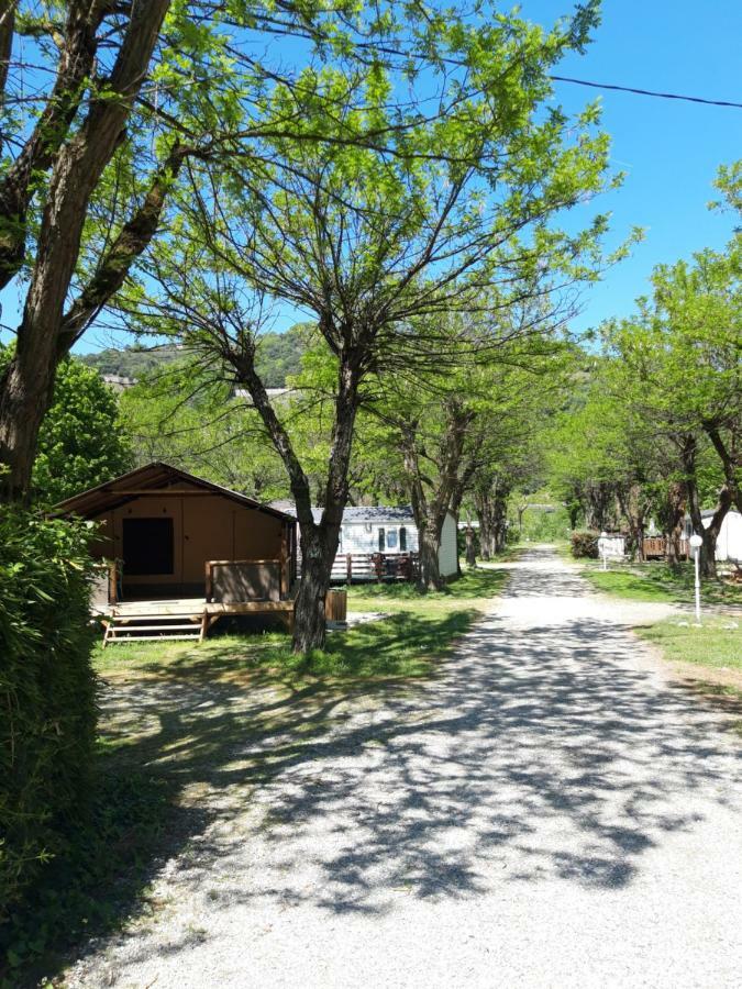 Отель Camping La Boheme Турнон-сюр-Рон Экстерьер фото